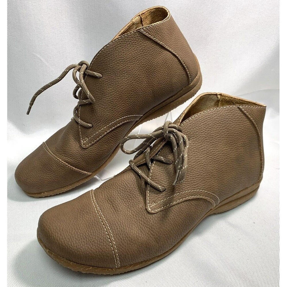 B.O.C. SABELLE Women's Brown Round Toe Ankle Boots Size 11